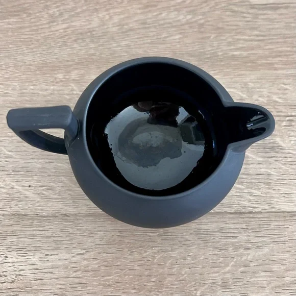 Antique 1929 Wedgwood Black Basalt Creamer Made In England‎